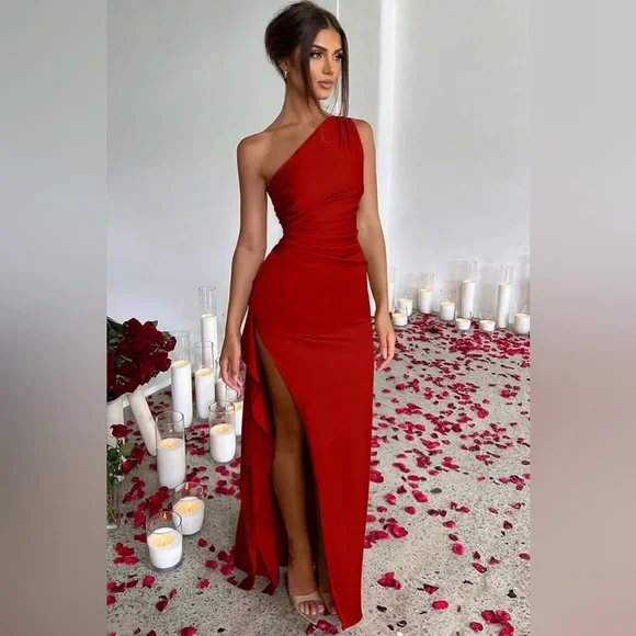 Memoriesea Cocktail Maxi Dress - Picture 2 of 3